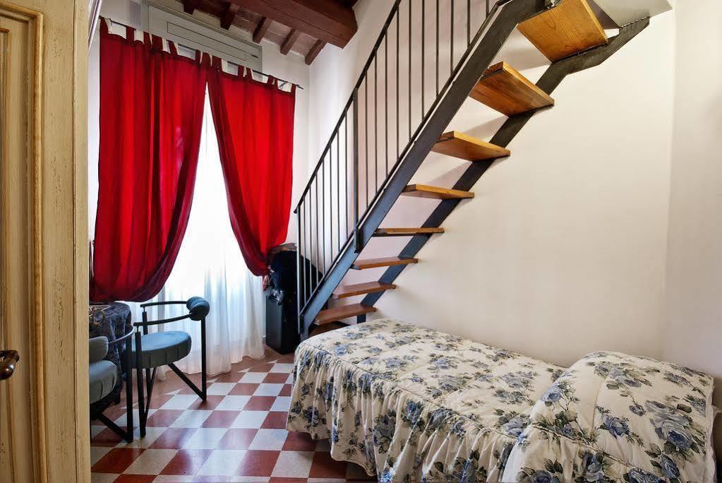 Bed and Breakfast A Casa Mastacchi Siena Exterior foto