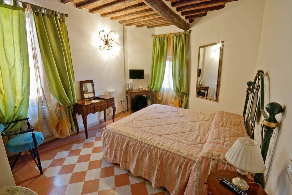 Bed and Breakfast A Casa Mastacchi Siena Exterior foto